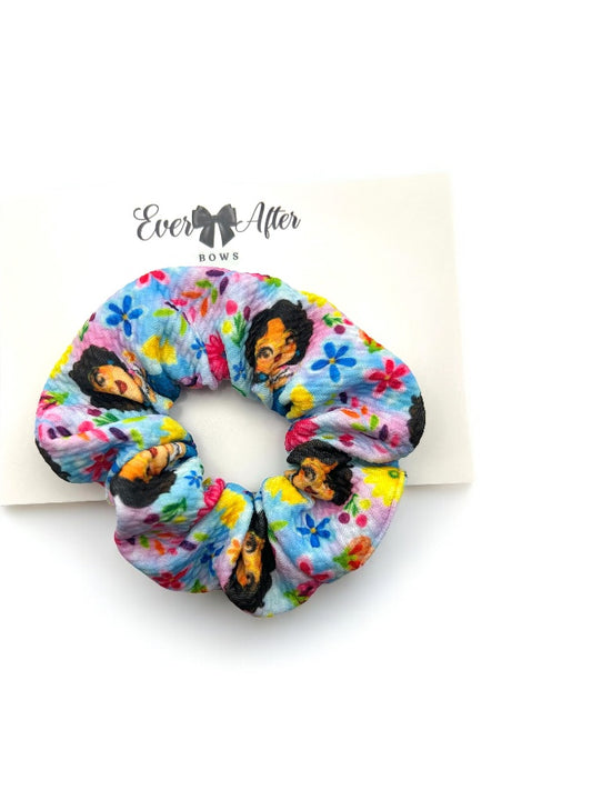 MIRABEL SCRUNCHIE
